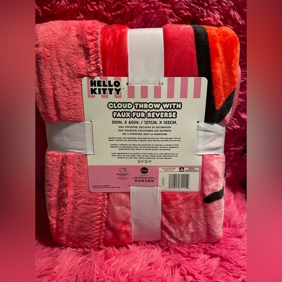 Hellokitty blanket! - Picture 2 of 2